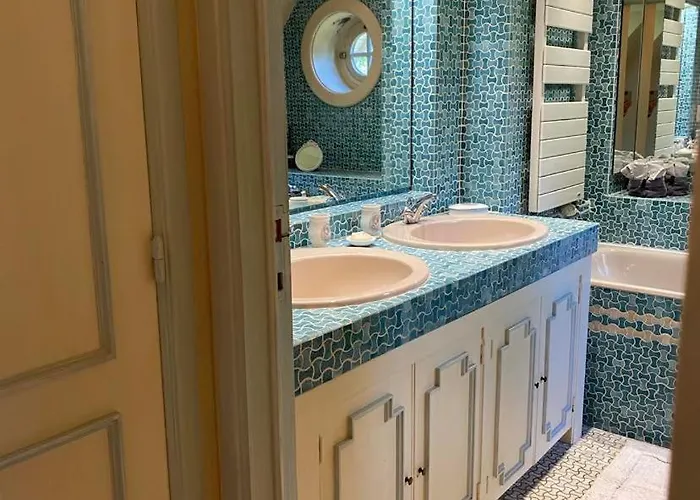 Wood Side Avec Piscine Dinant